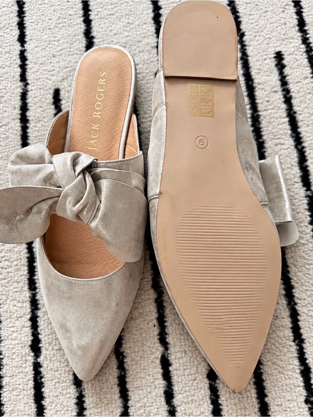 Jack Rogers Silver Bow-Accent Pointed Slip-On Mules Size 9 ๐ - Picture 2 of 3